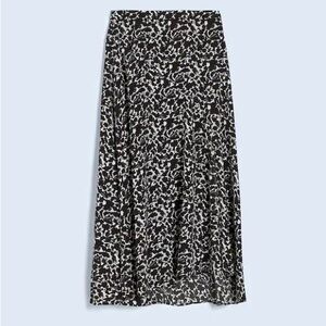 Side-Slit Midi Skirt in Floral Crepe